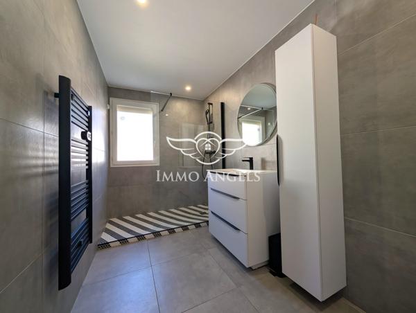 Maison 3 chambres de 155 m² avec studio indépendant et piscine