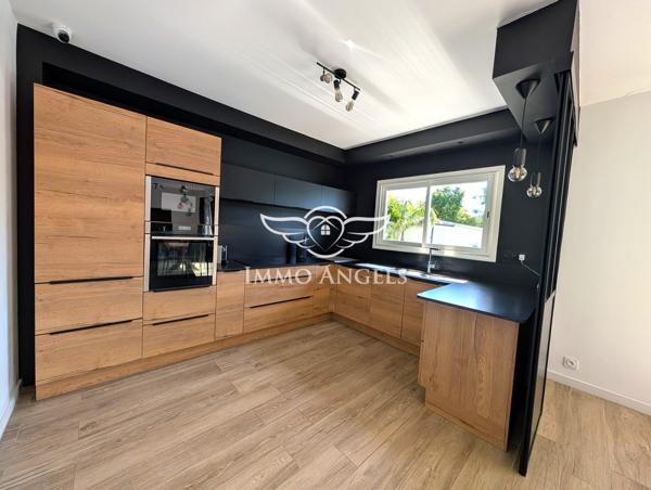 Maison 3 chambres de 155 m² avec studio indépendant et piscine