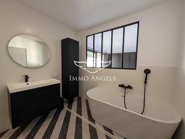 Maison 3 chambres de 155 m² avec studio indépendant et piscine