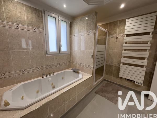 Maison à vendre 8 pièces 202 m² Montfermeil