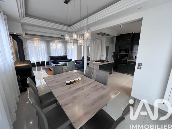 Maison à vendre 8 pièces 202 m² Montfermeil