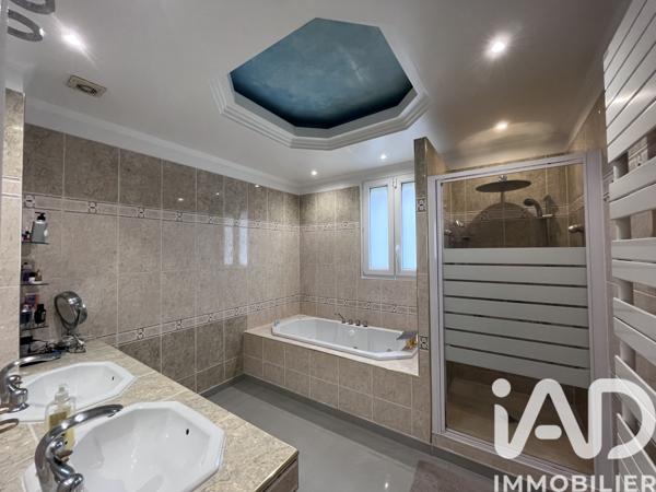 Maison à vendre 8 pièces 202 m² Montfermeil