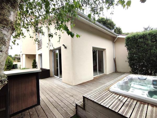 Charmante maison 5 pièces 150 m² - PESSAC (33600)