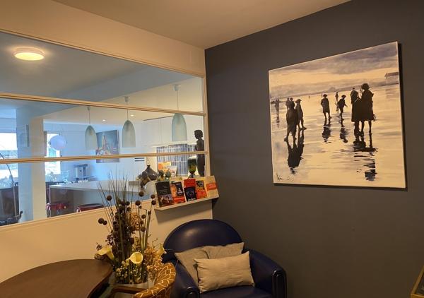 Appartement contemporain T5 traversant avec terrasse au 1er étage d'une résidence de grand standing