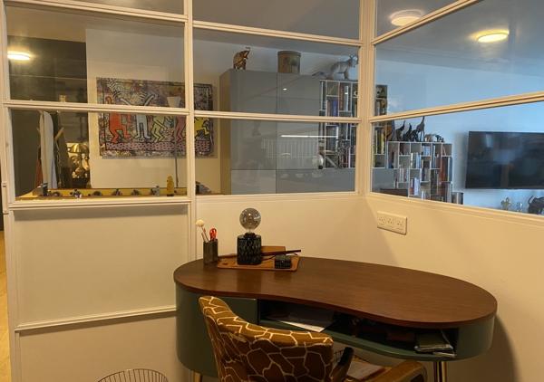Appartement contemporain T5 traversant avec terrasse au 1er étage d'une résidence de grand standing
