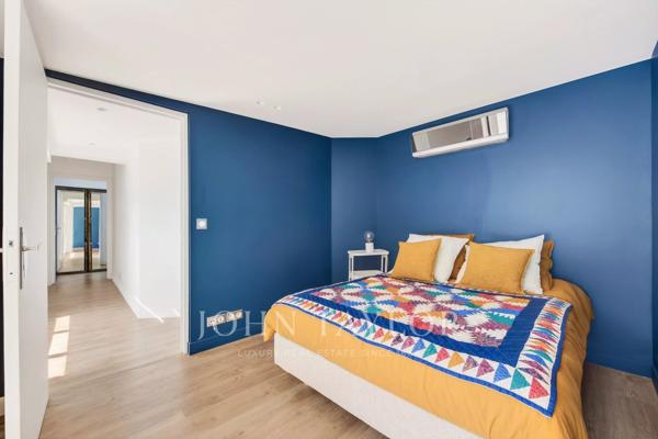 Rueil Malmaison Maison avec piscine intérieure et terrasses