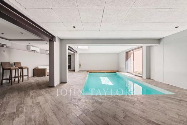 Rueil Malmaison Maison avec piscine intérieure et terrasses