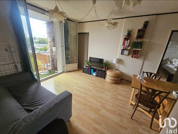 Location appartement 1 pièce 11 m² Créteil