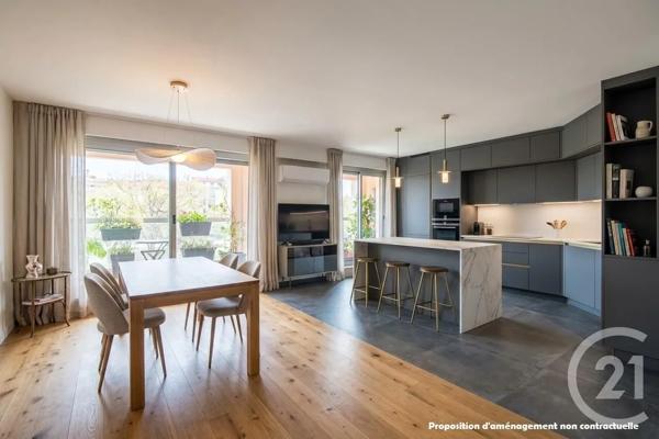 Appartement F3 à vendre  4 pièces - 113,48 m 2   NICE  - 06