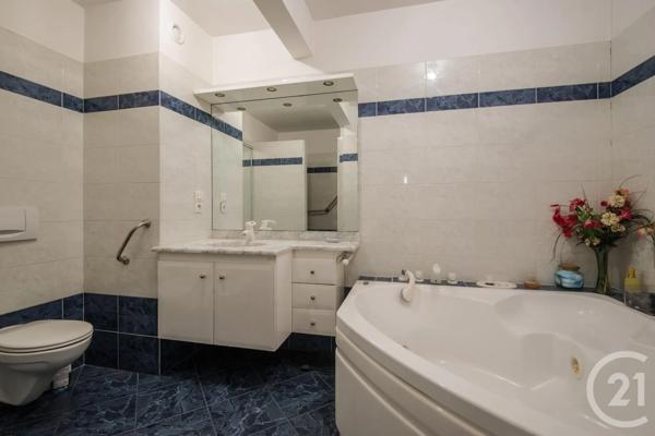 Appartement F3 à vendre  4 pièces - 113,48 m 2   NICE  - 06