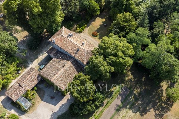 MAISON DE MAÎTRE HISTORIQUE - PARC DE 1,3ha - JOHN TAYLOR