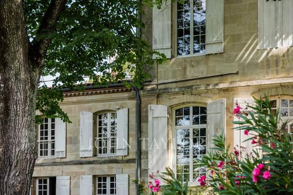 MAISON DE MAÎTRE HISTORIQUE - PARC DE 1,3ha - JOHN TAYLOR