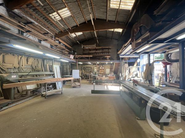 à vendre  700 m2 COGOLIN - 83