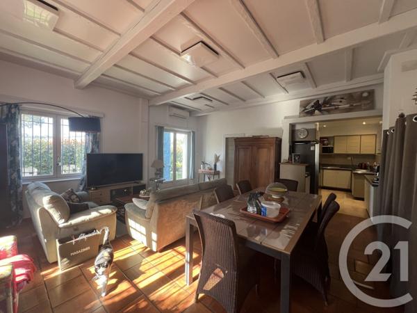 à vendre  700 m2 COGOLIN - 83