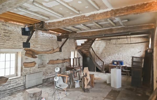 Propriété à vendre au centre du village