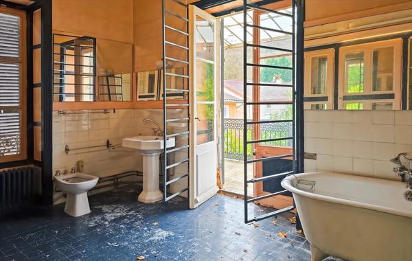 Propriété à vendre au centre du village