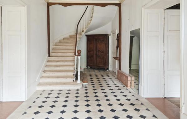 Propriété à vendre au centre du village