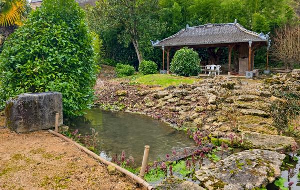 Propriété à vendre au centre du village