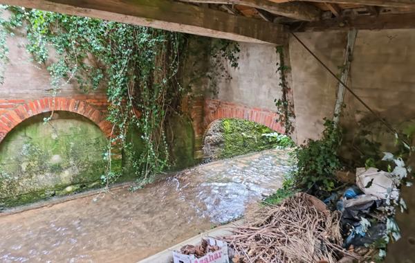 Propriété à vendre au centre du village