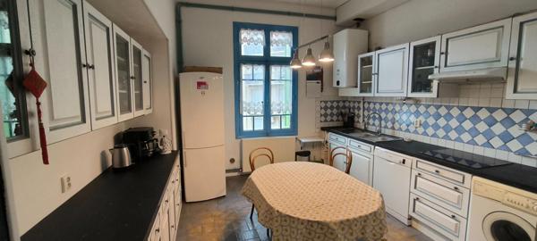 Maison de caractère  6 pièces Perpignan centre avec local / garage de 80 m²