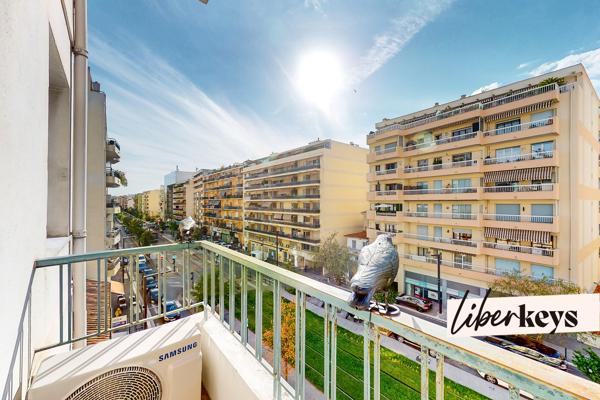 Nice Californie – Grand 2 pièces traversant de 64 m² avec balcons et accès direct Promenade des Anglais