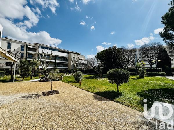 Appartement 2 pièces de 50 m² à Marseille (13008)