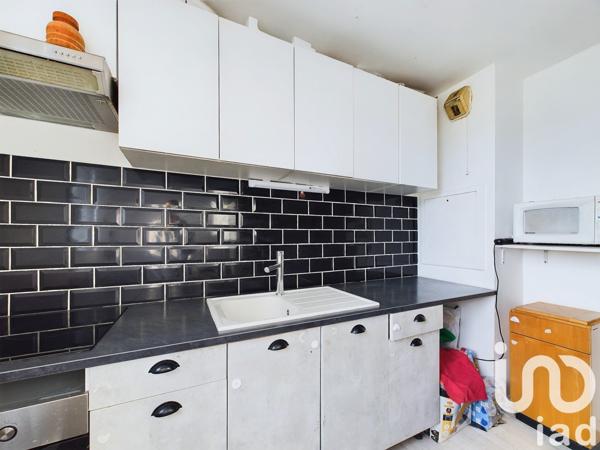 Appartement 2 pièces de 50 m² à Évry (91000)