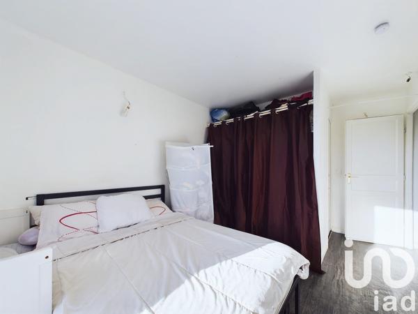 Appartement 2 pièces de 50 m² à Évry (91000)