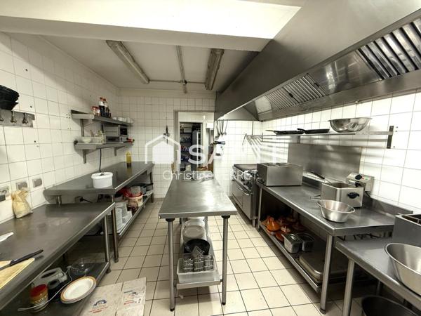 Bar restaurant Murs et fonds à côté de la Gare