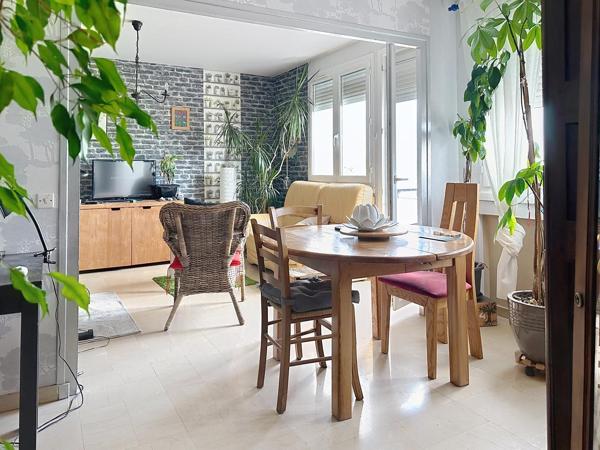 Vaste et lumineux appartement de 105 m2