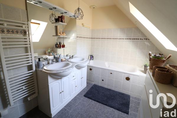 Maison à vendre 6 pièces 133 m² Moret-Loing-et-Orvanne