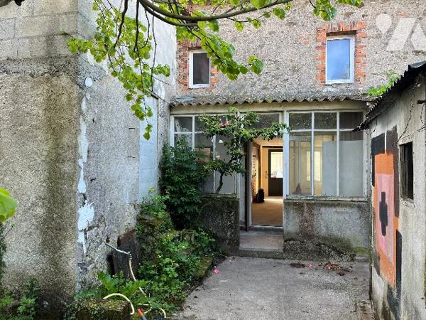 Maison de bourg à Liré – Bien à fort potentiel avec travaux à finaliser