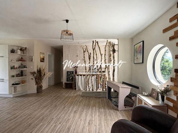Maison individuelle - 6 pièces - 4 chambres - Parigné l'Evêque (72250)