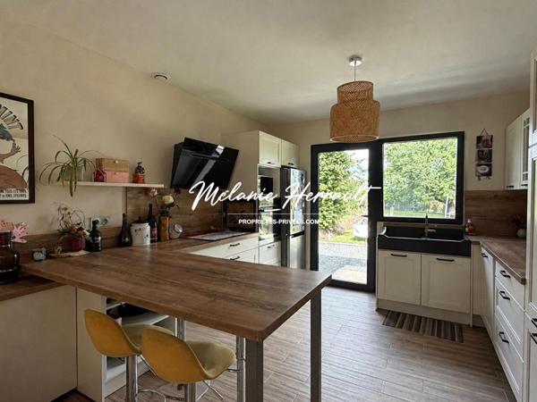 Maison individuelle - 6 pièces - 4 chambres - Parigné l'Evêque (72250)