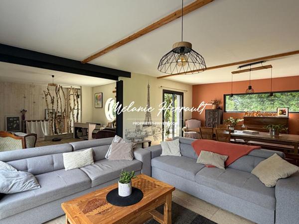 Maison individuelle - 6 pièces - 4 chambres - Parigné l'Evêque (72250)