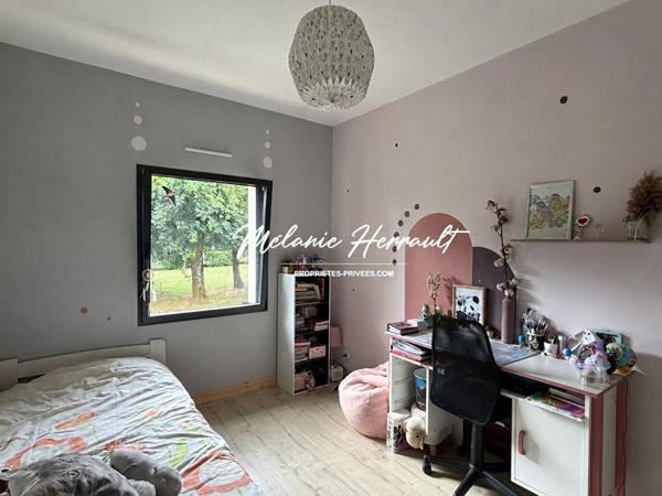 Maison individuelle - 6 pièces - 4 chambres - Parigné l'Evêque (72250)