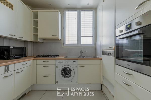 Appartement traversant en étage élevé à sublimer – Élysées-Madeleine