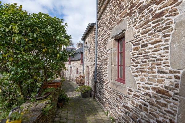 A vendre Demeure du XVIème siècle au coeur de SARZEAU