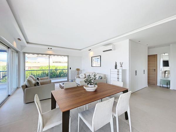 Cannes Basse Californie appartement rénové à vendre 4 pièces vue mer - Garage et parking