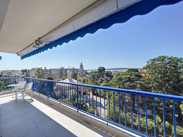 Cannes Basse Californie appartement rénové à vendre 4 pièces vue mer - Garage et parking