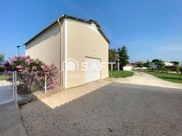 Villa tout confort avec piscine et dépendance