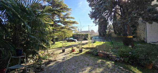 Orange (84100) APPARTEMENT TYPE 4 de 100m2 VENDU LOUE AVEC PLACES DE PARKING ET JARDIN