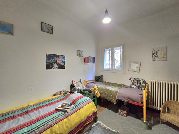 Orange (84100) APPARTEMENT TYPE 4 de 100m2 VENDU LOUE AVEC PLACES DE PARKING ET JARDIN