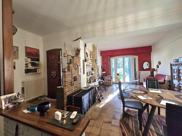 Orange (84100) APPARTEMENT TYPE 4 de 100m2 VENDU LOUE AVEC PLACES DE PARKING ET JARDIN