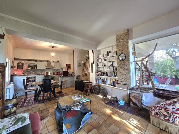 Orange (84100) APPARTEMENT TYPE 4 de 100m2 VENDU LOUE AVEC PLACES DE PARKING ET JARDIN