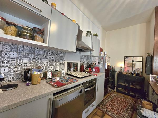 Orange (84100) APPARTEMENT TYPE 4 de 100m2 VENDU LOUE AVEC PLACES DE PARKING ET JARDIN