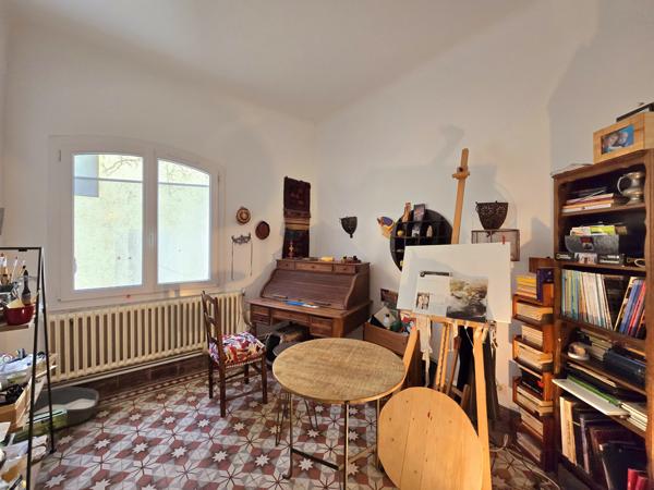 Orange (84100) APPARTEMENT TYPE 4 de 100m2 VENDU LOUE AVEC PLACES DE PARKING ET JARDIN