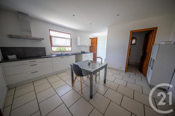 Maison à vendre  5 pièces - 141 m 2   LE TAILLAN MEDOC  - 33