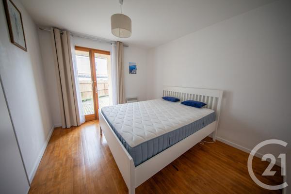Maison à vendre  5 pièces - 141 m 2   LE TAILLAN MEDOC  - 33