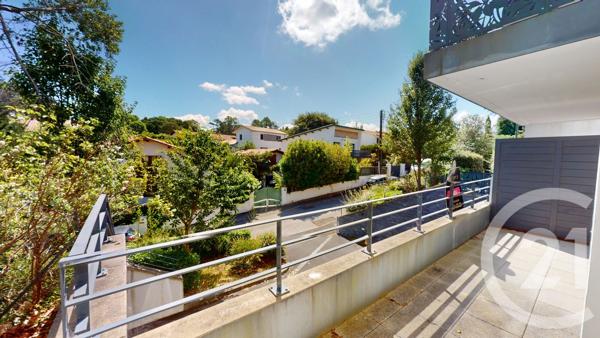 Appartement F2 à vendre  2 pièces - 43 m 2   BIARRITZ  - 64